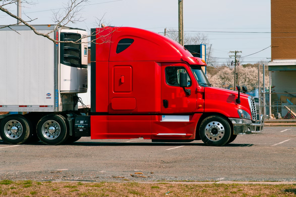 picture of an eighteen wheeler
